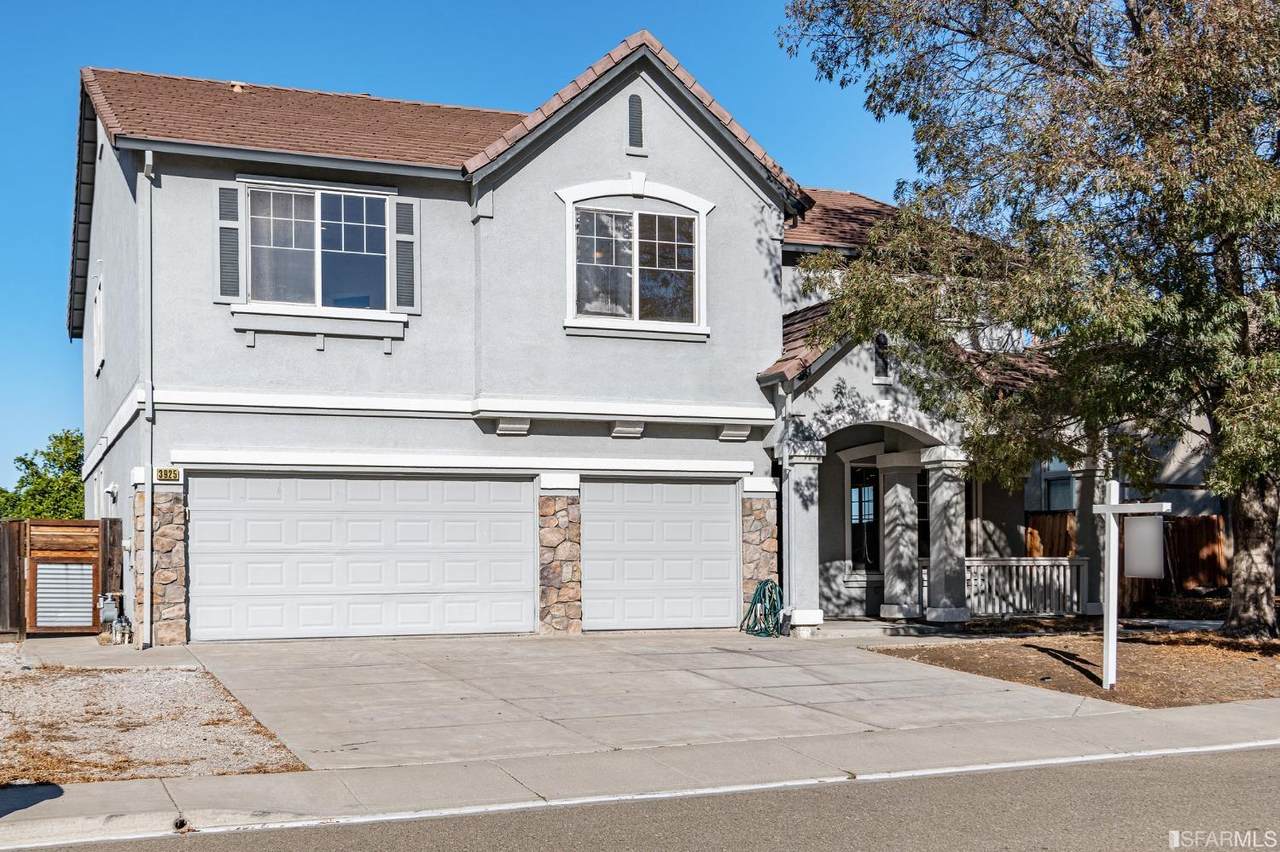 3925 Kite Way - Photo 1