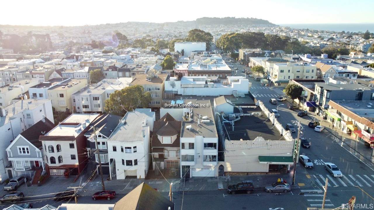 305 10th Avenue - Photo 1
