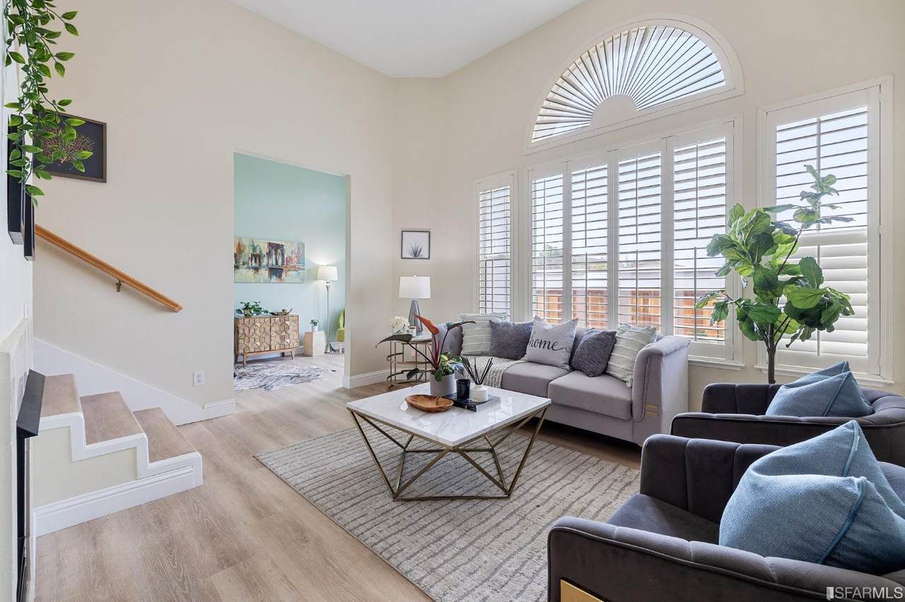 565 Blackwood Terrace - Photo 1