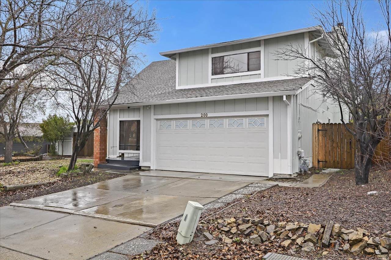 200 Pacer Drive - Photo 1