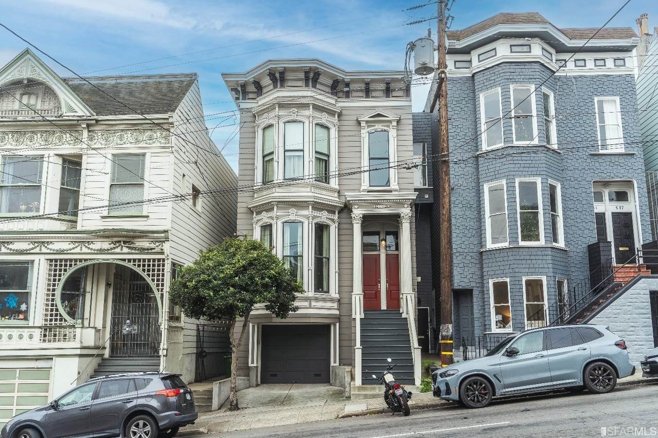 527 Oak Street - Photo 1