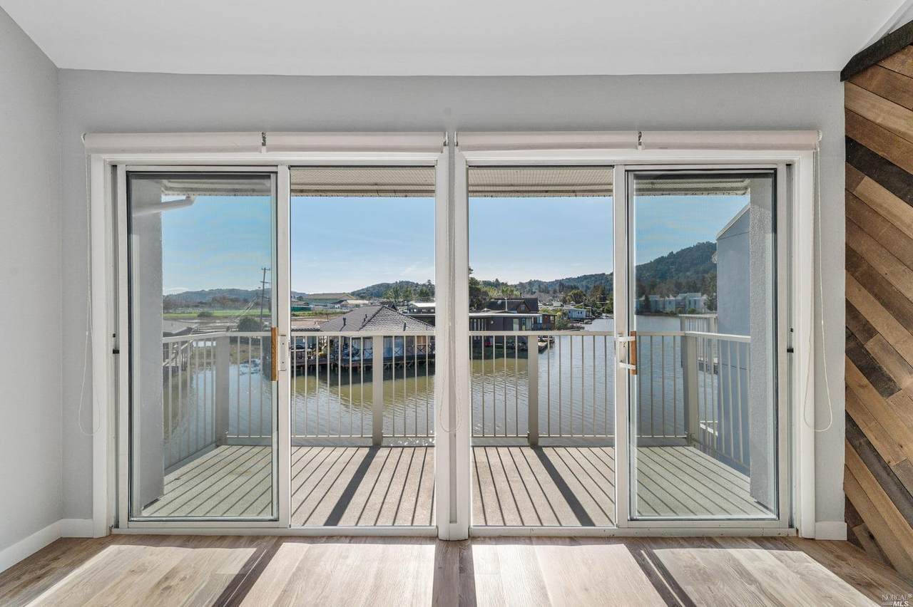 647 Larkspur Plaza Drive - Photo 1