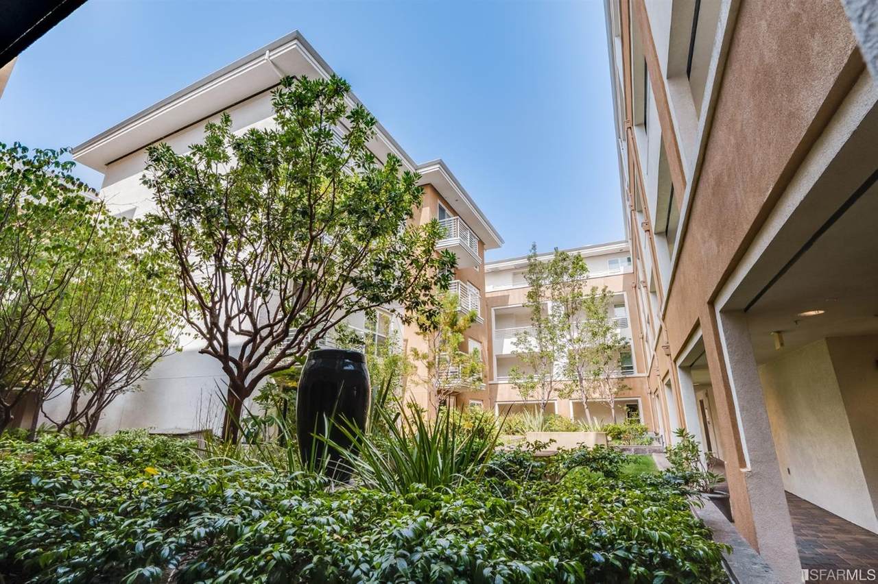 301 Crescent Court - Photo 1