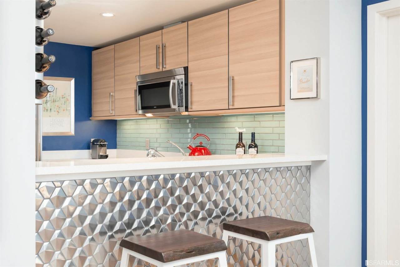 555 4th Street - Photo 1