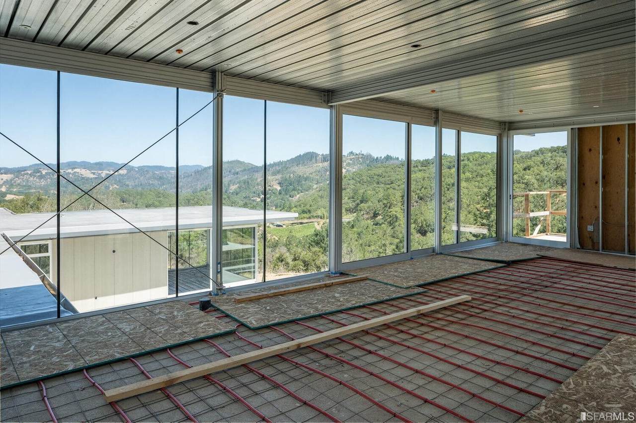 2764 Leslie Road - Photo 1