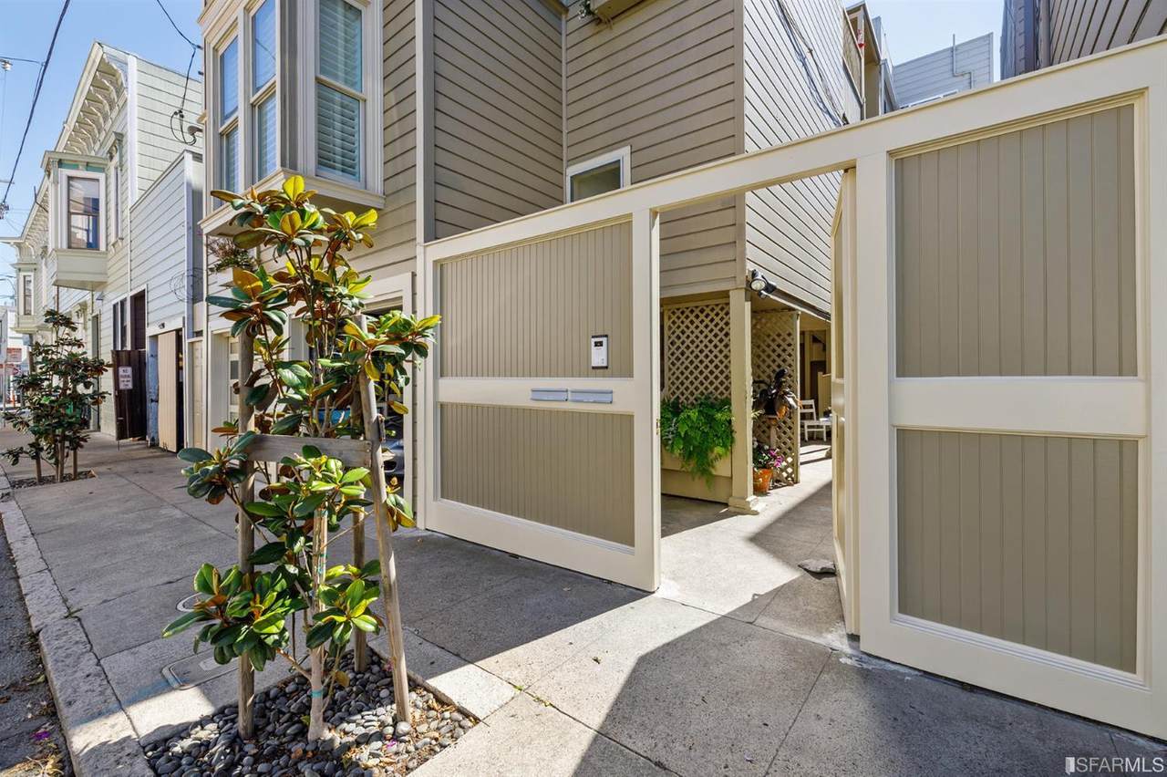 229 Pixley Street - Photo 1