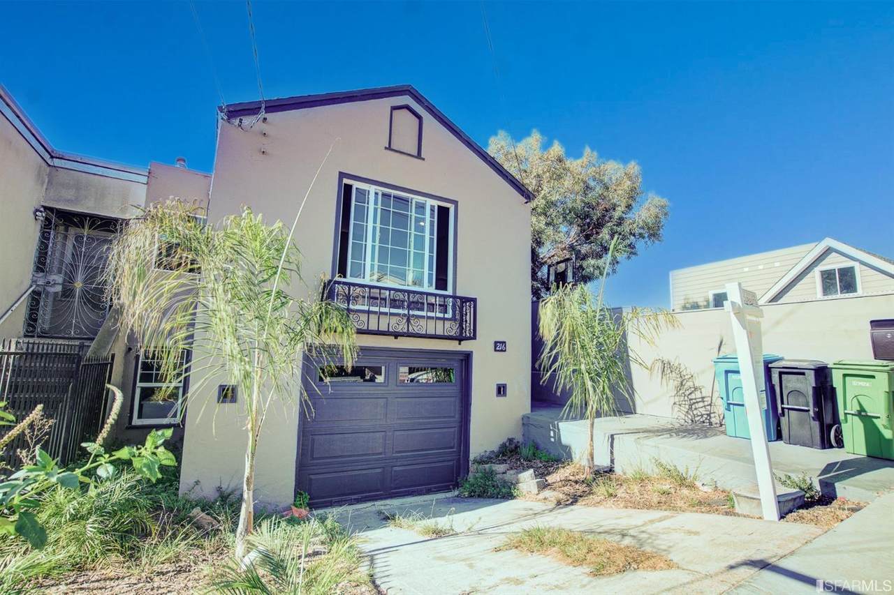 216 Topeka Avenue - Photo 1