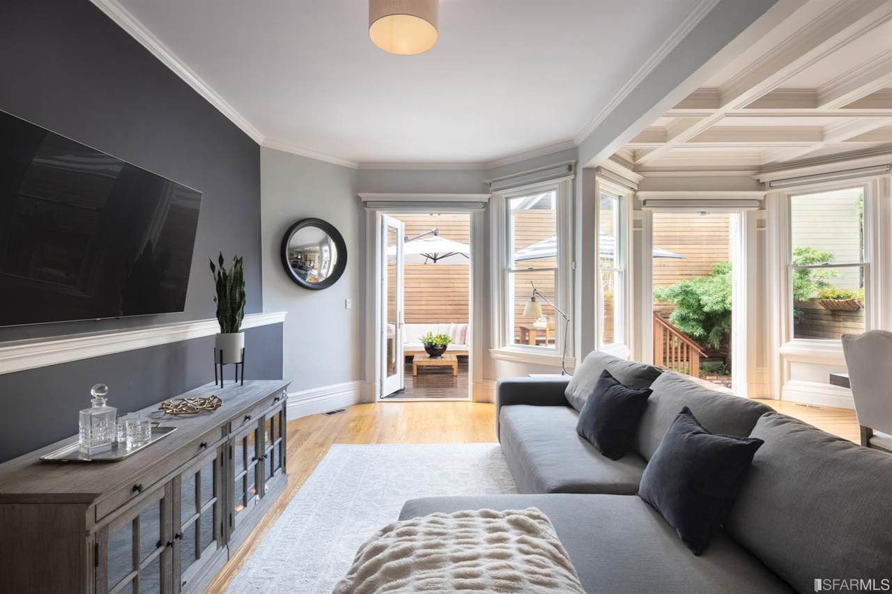 2429 Franklin Street - Photo 1