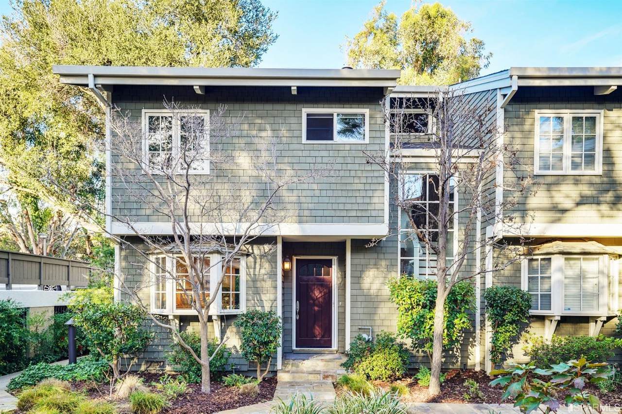 712 University Drive - Photo 1