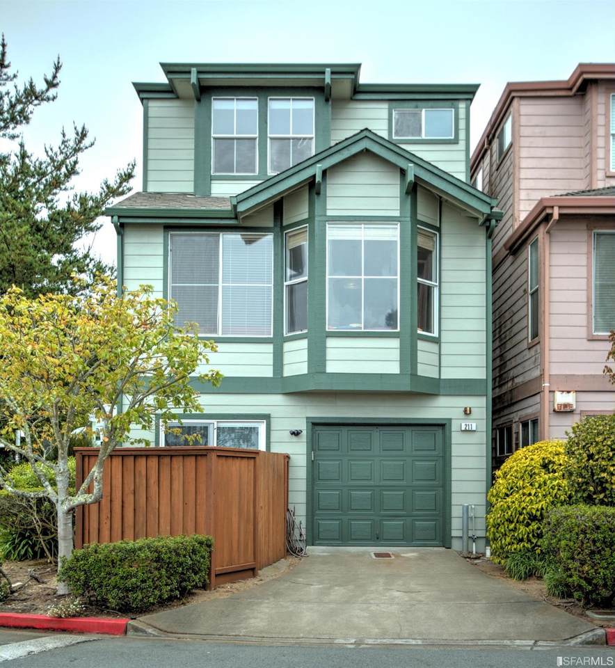 211 Melissa Circle - Photo 1