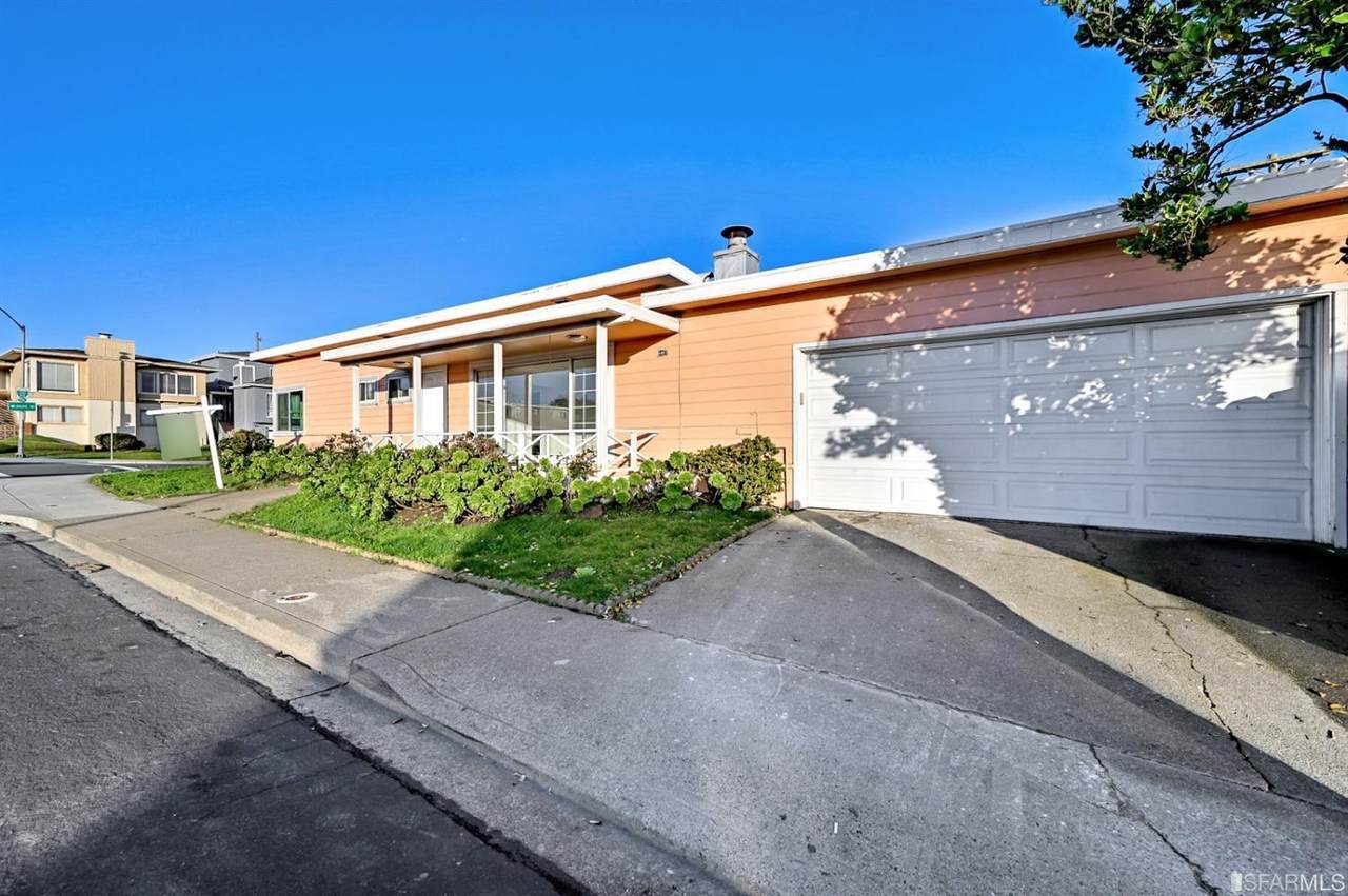 1001 Southgate Avenue - Photo 1