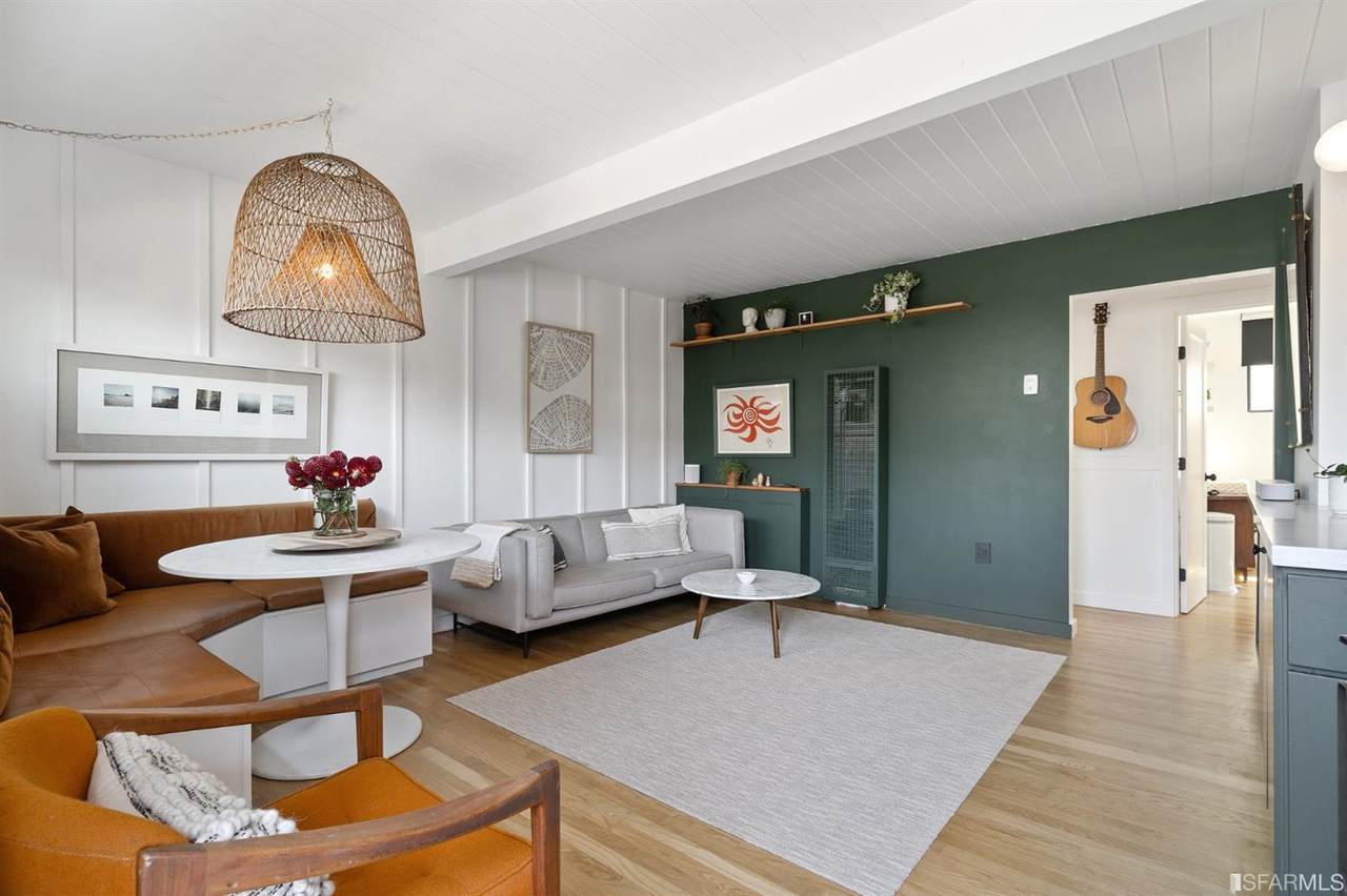 226 27th Street - Photo 1