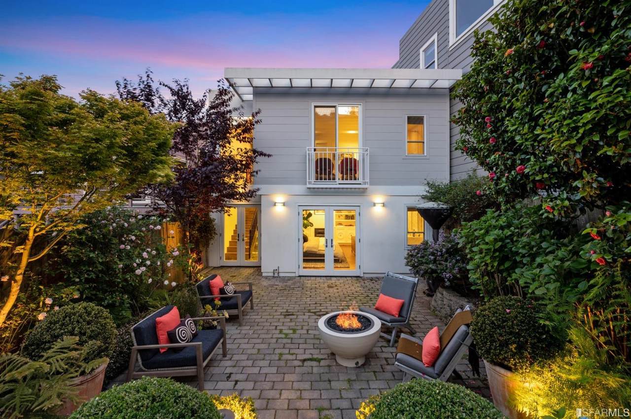 240 Caselli Avenue - Photo 1