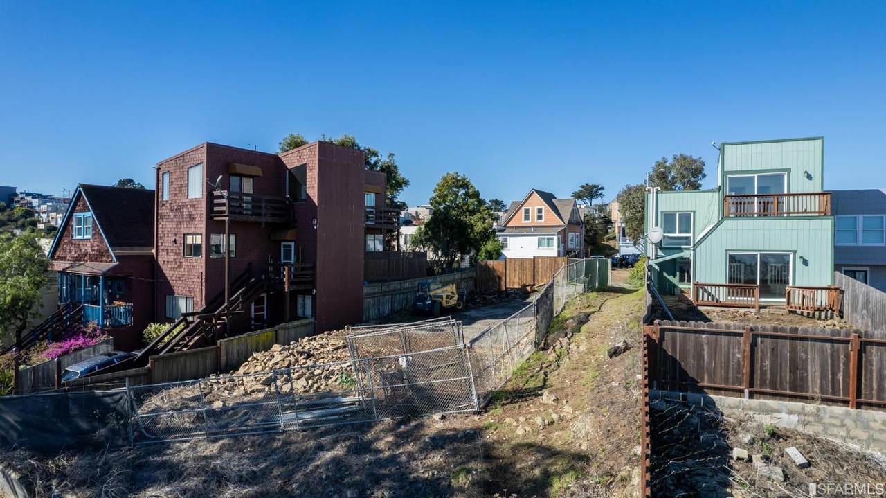 6 Caine Avenue - Photo 1