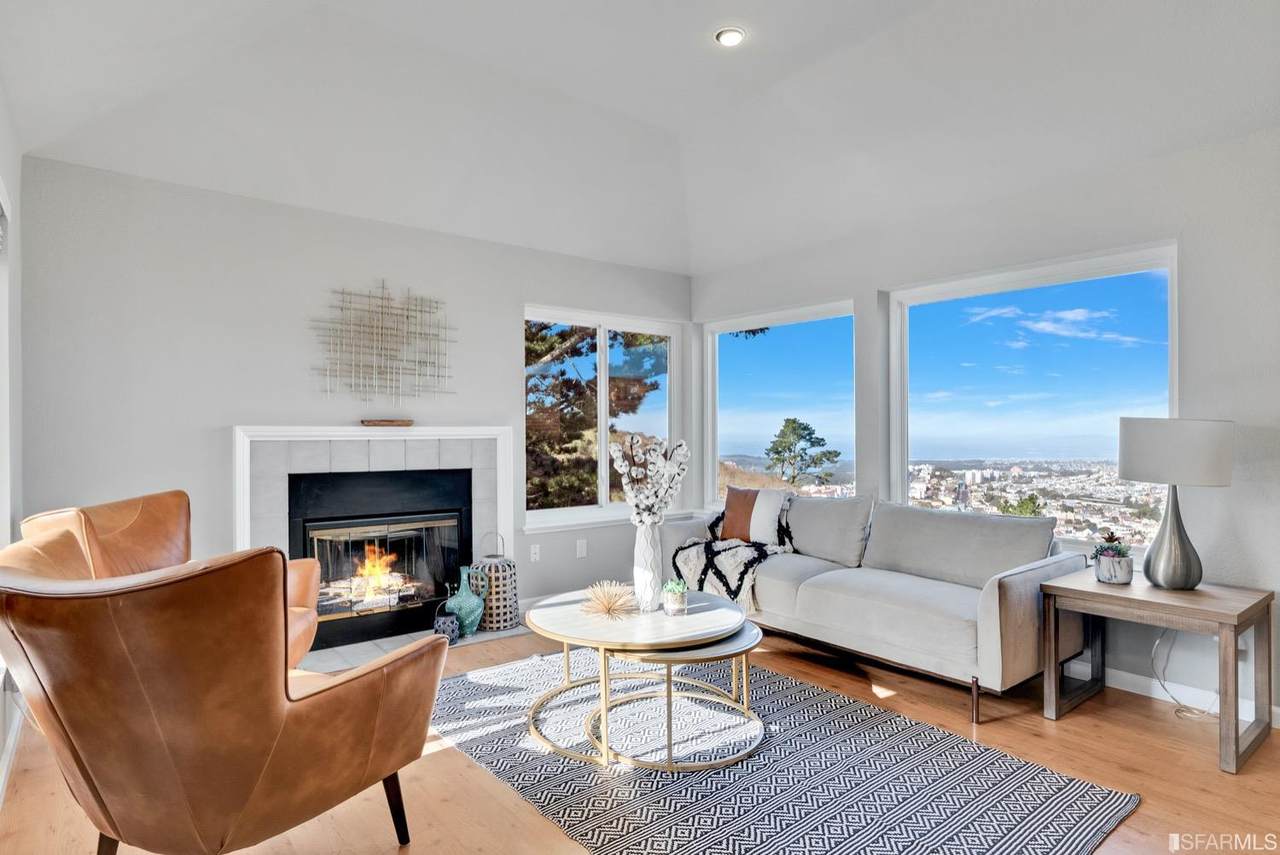 850 Pointe Pacific Drive - Photo 1