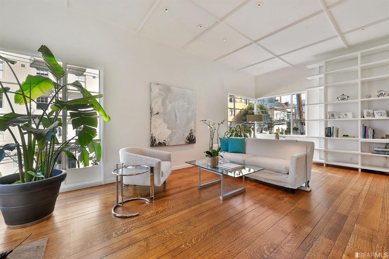 2201 Leavenworth Street - Photo 1