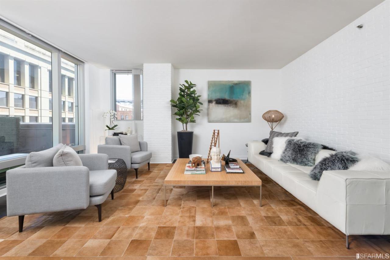 318 Spear Street - Photo 1