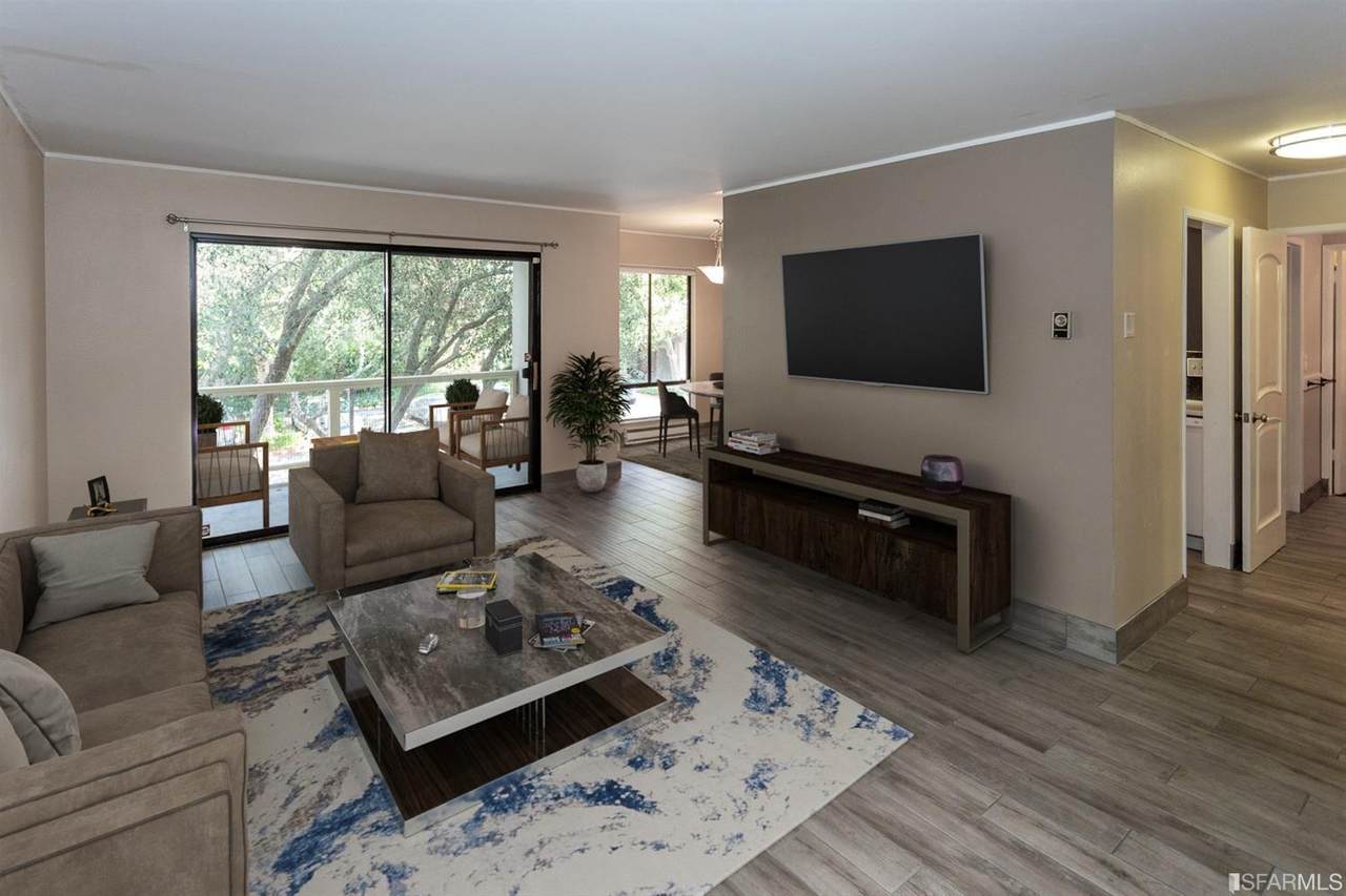 3 Commodore Drive - Photo 1