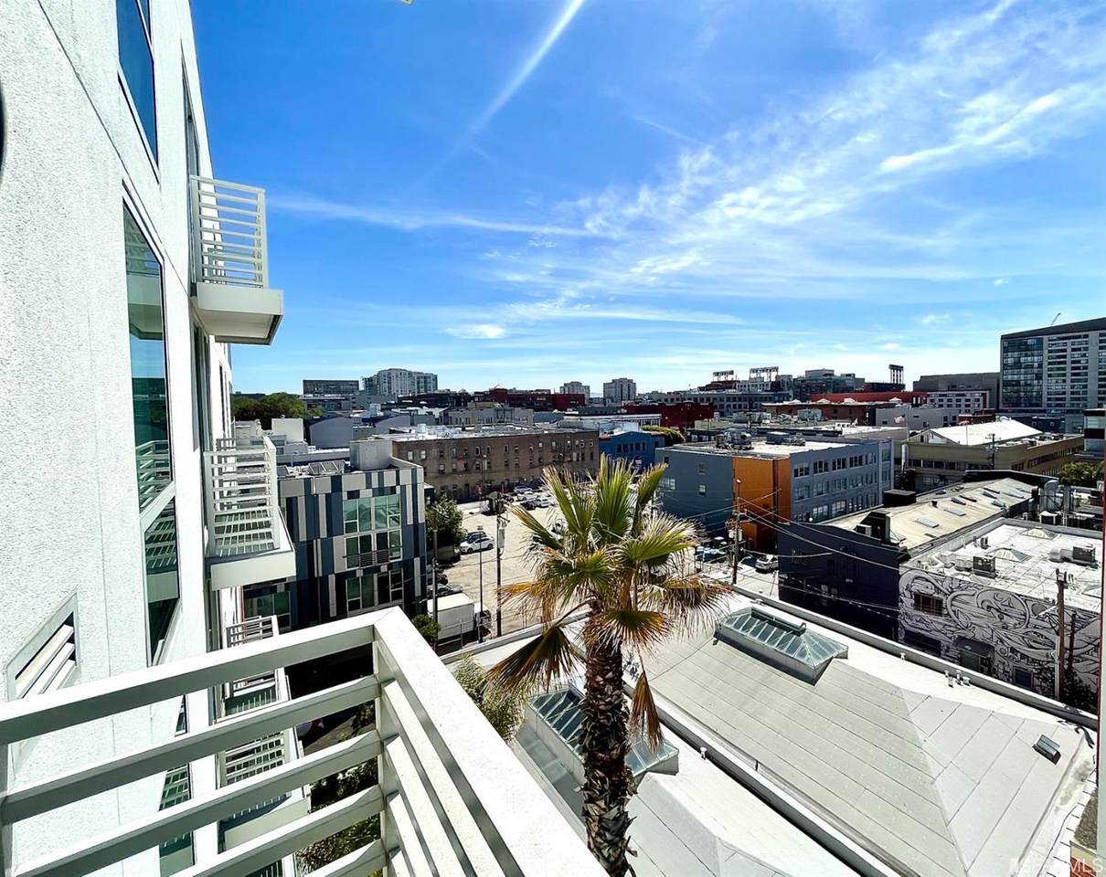 555 4th Street - Photo 1