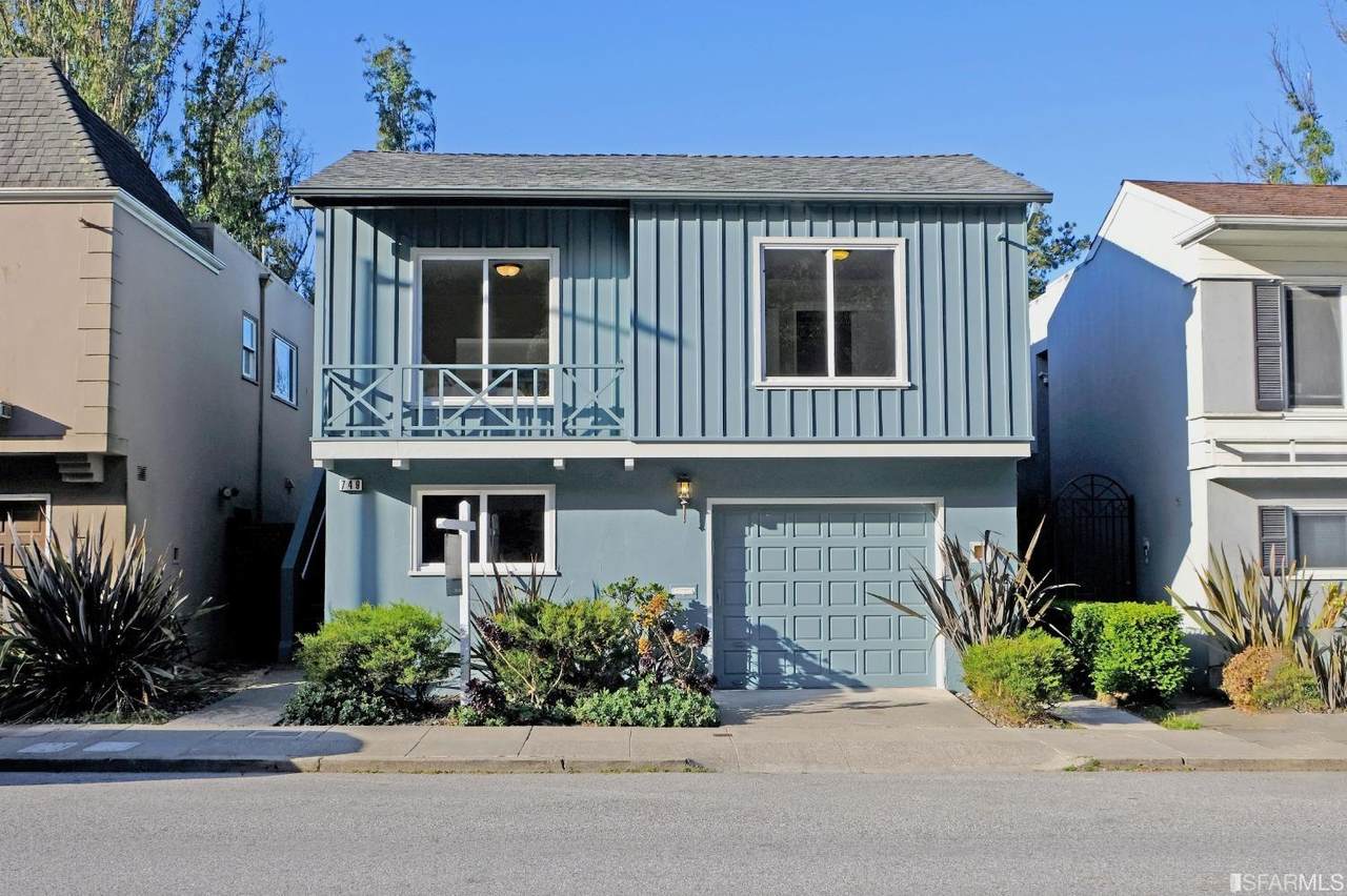 749 Panorama Drive - Photo 1