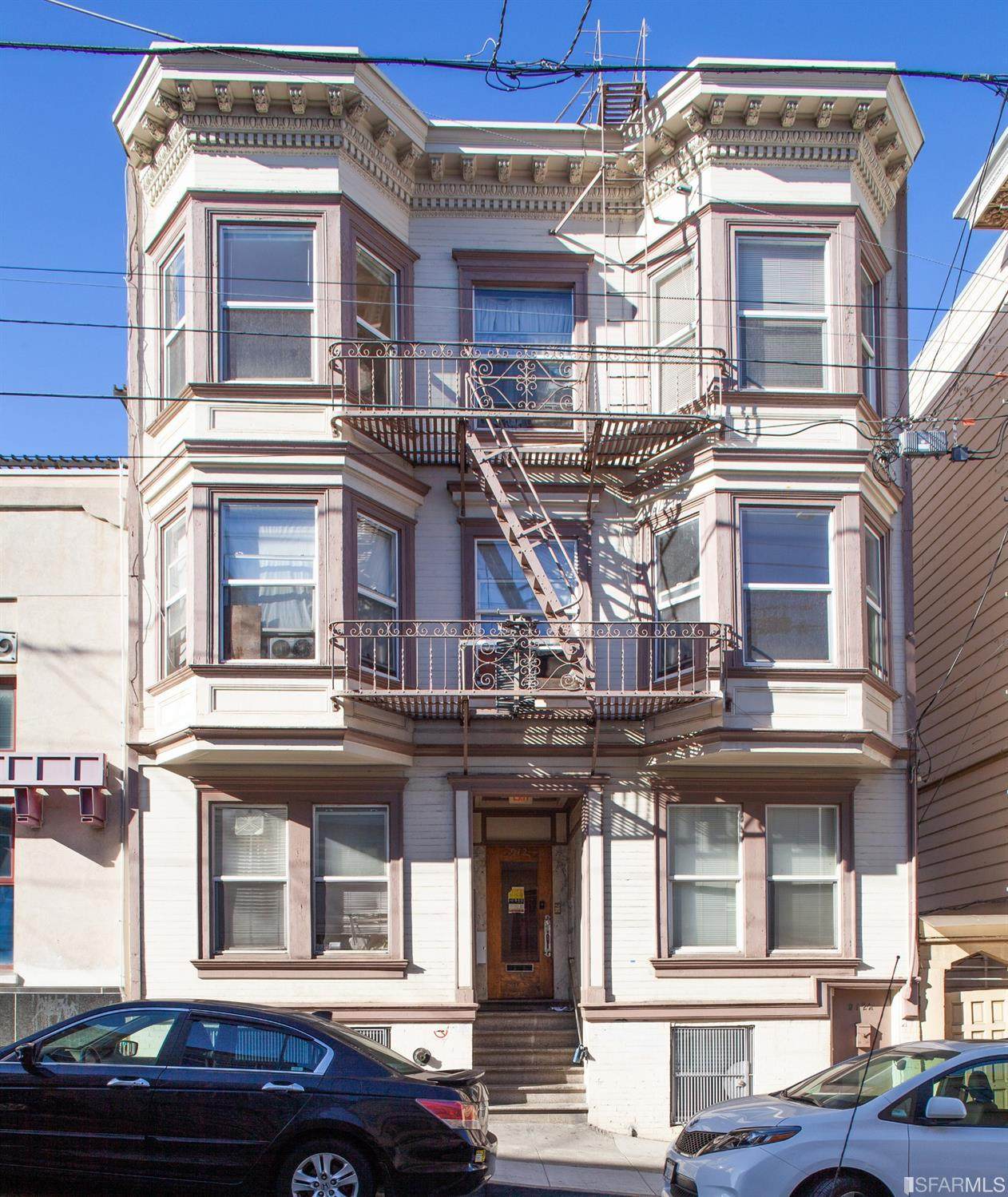 912 Jackson Street - Photo 1