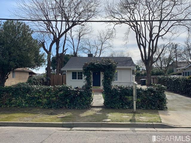 350 Wallis Avenue - Photo 1