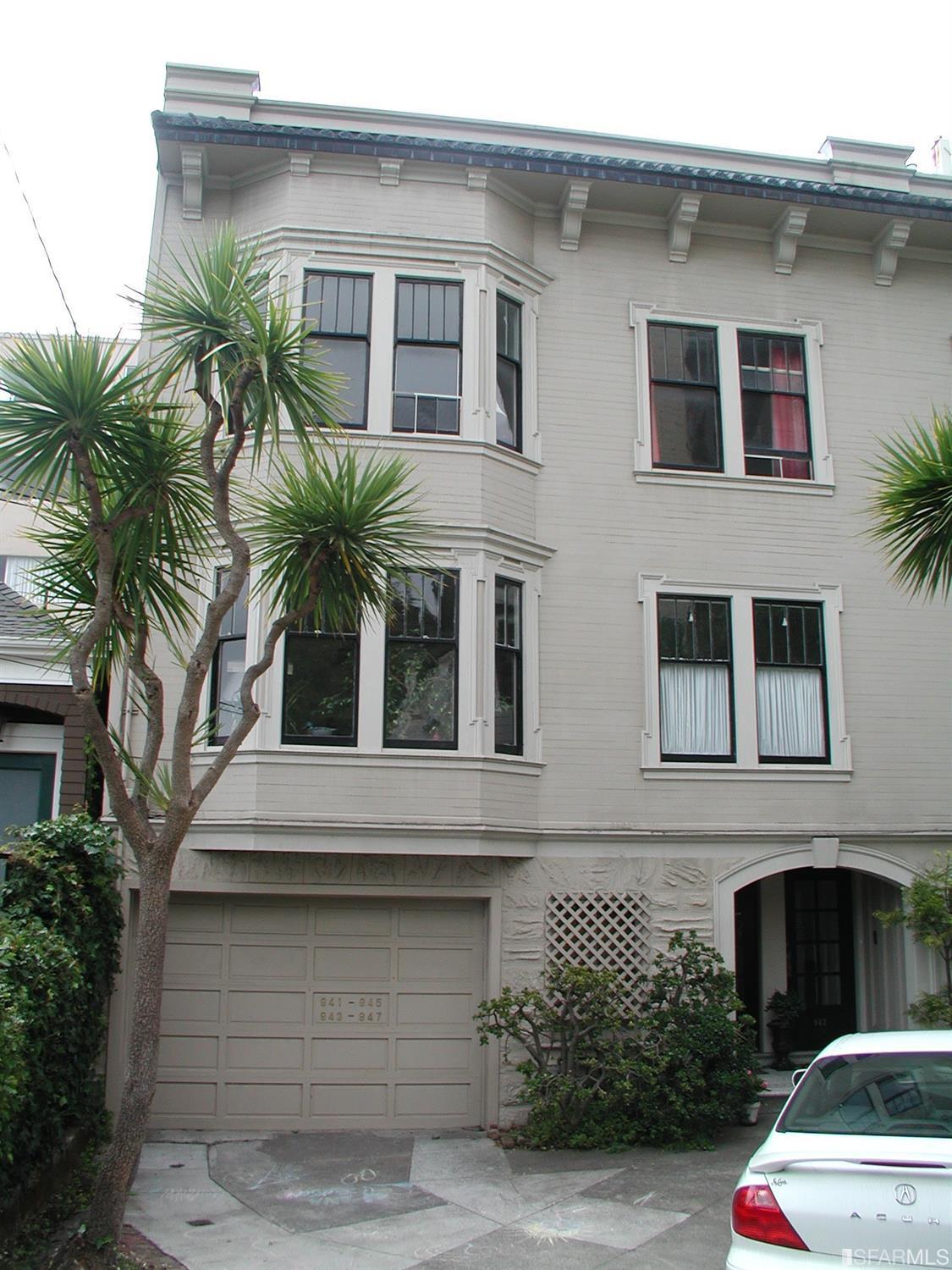 943 Lombard - Photo 1