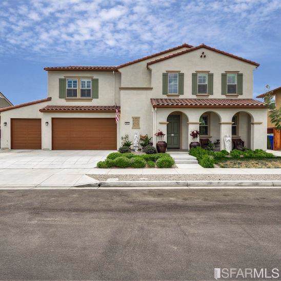 473 Ridgewood Court - Photo 1