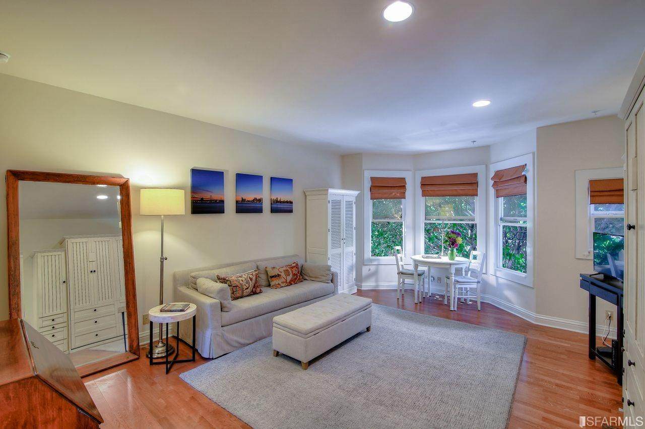 725 Pine Street - Photo 1
