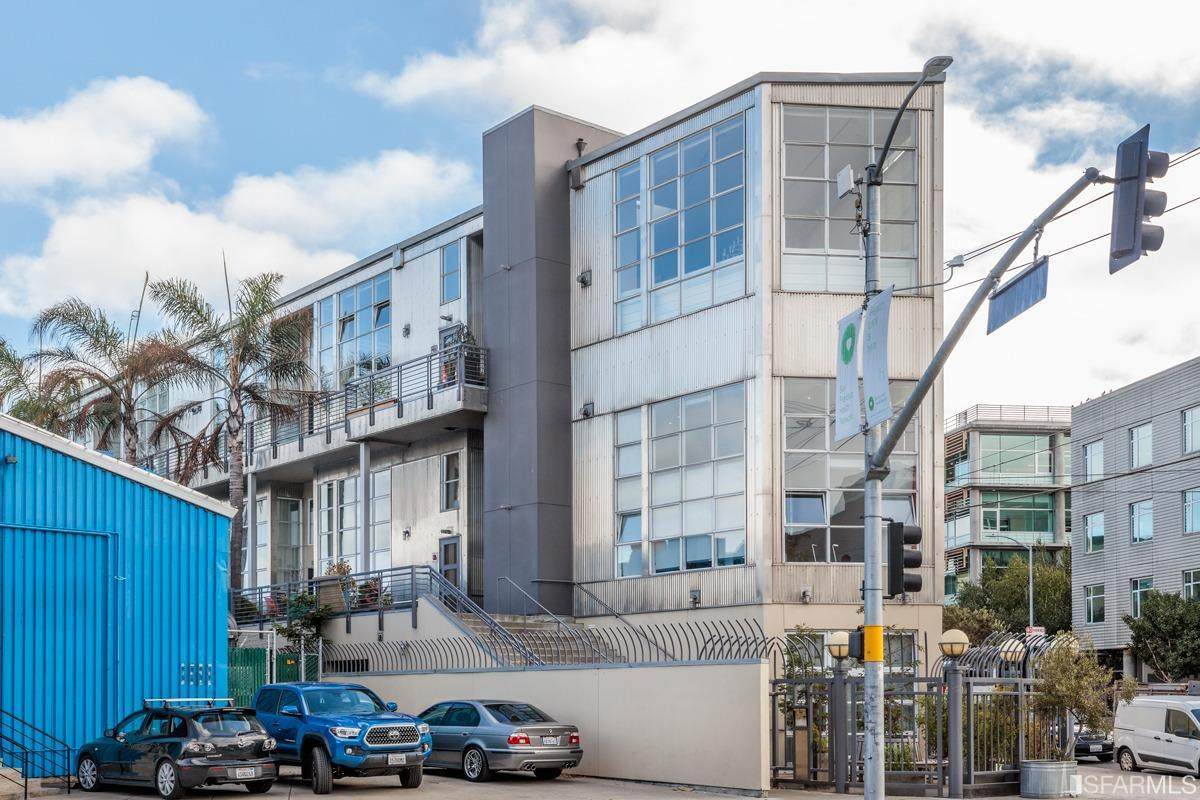 370 De Haro Street - Photo 1