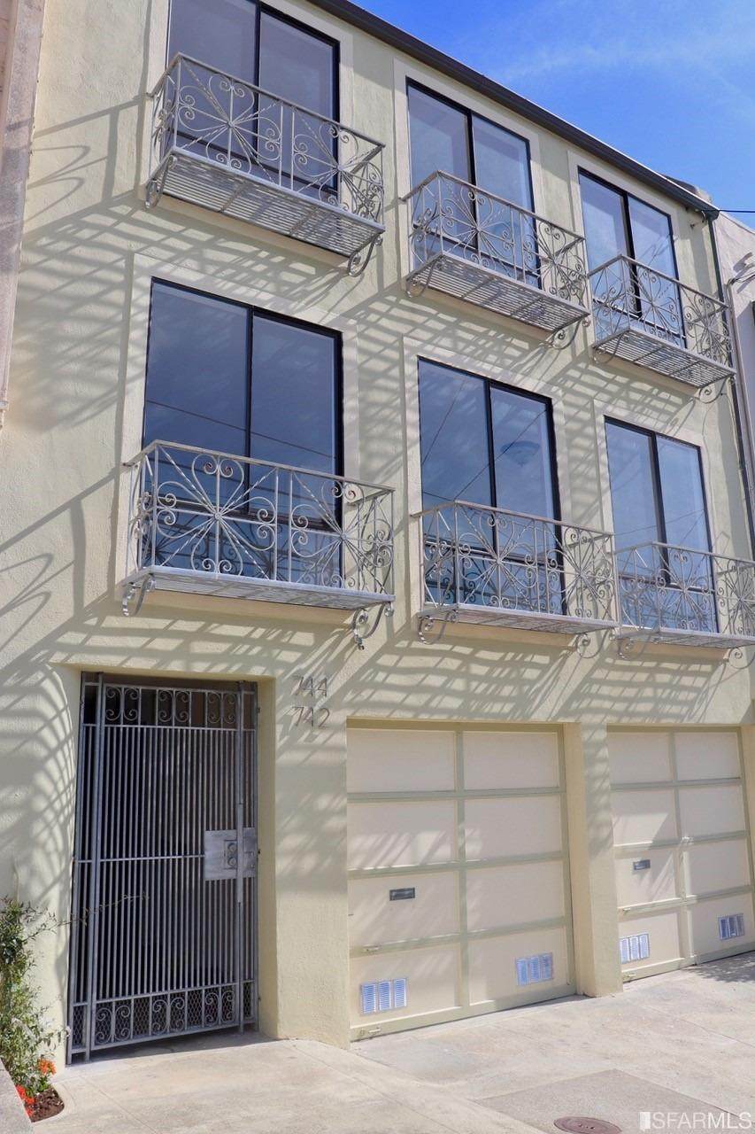 742-744 43rd Avenue - Photo 1