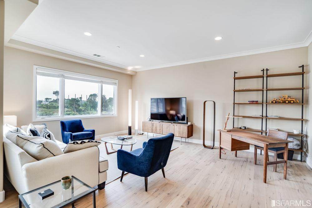 99 Summit Way - Photo 1
