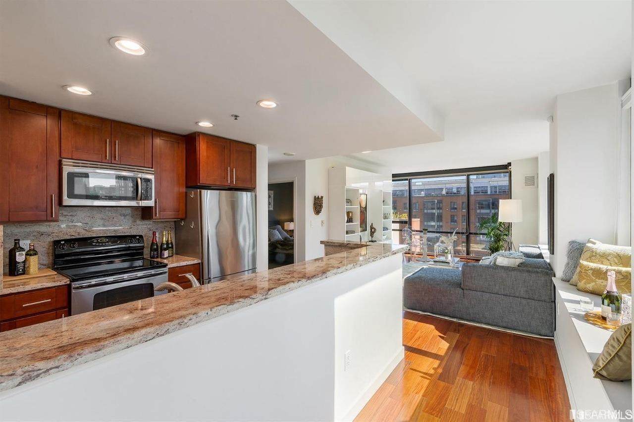 250 King Street - Photo 1