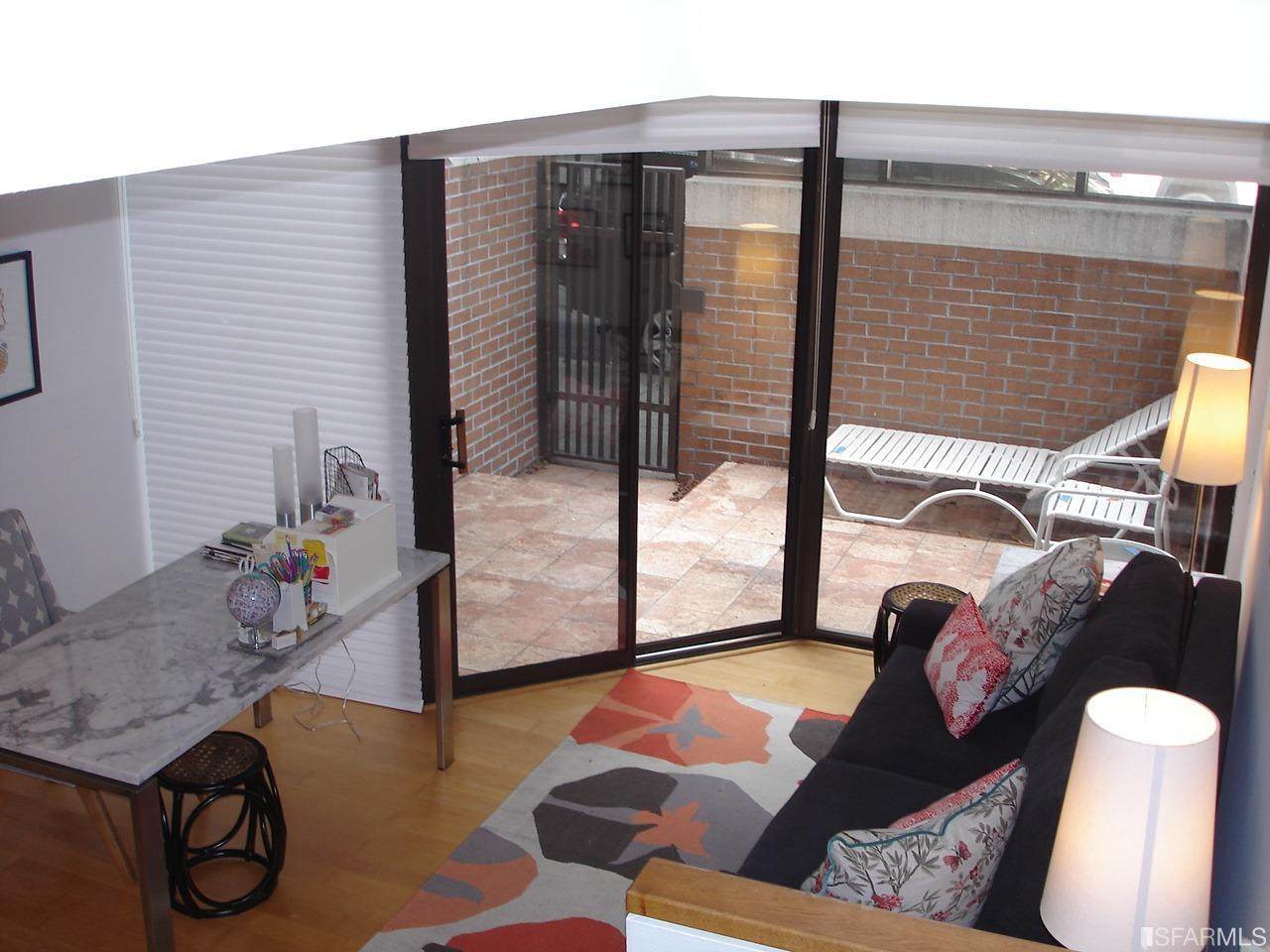 101 Lombard Street - Photo 1