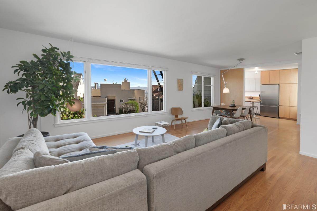 148 Villa Terrace - Photo 1