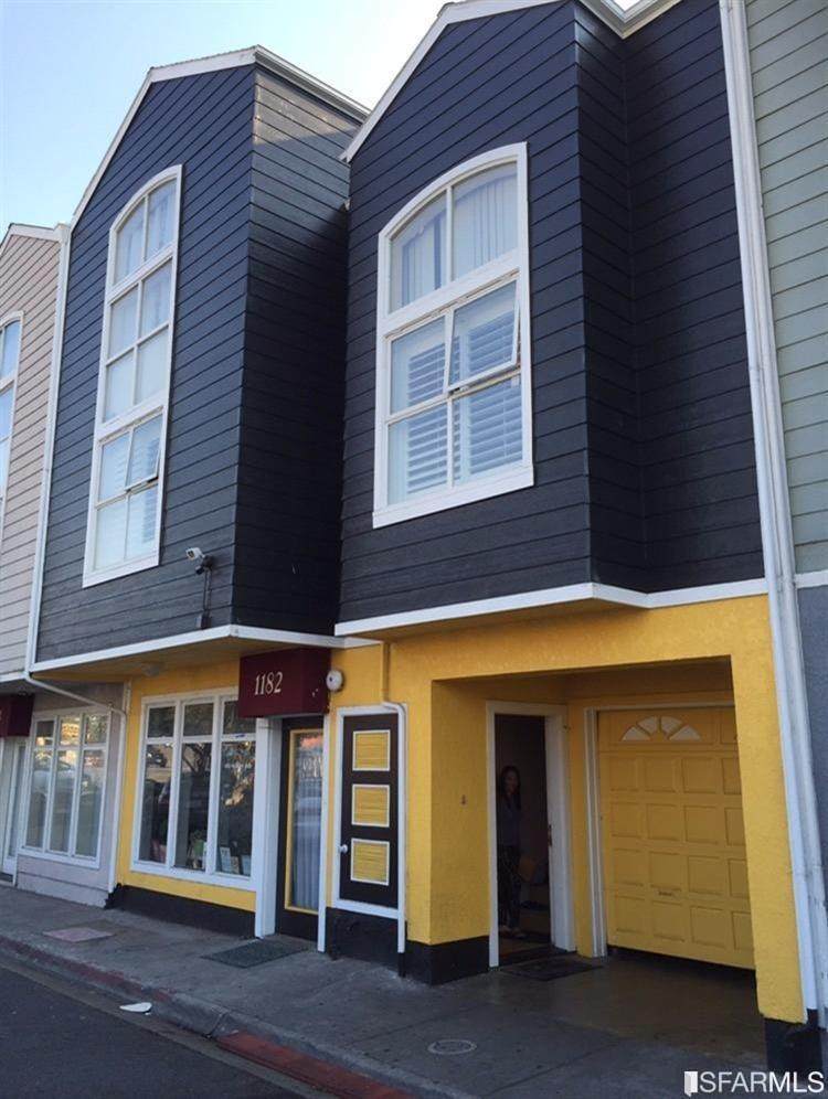 1180 Hillside Boulevard - Photo 1