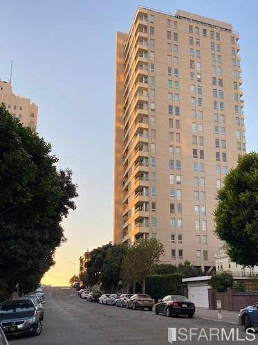 1070 Green Street - Photo 1