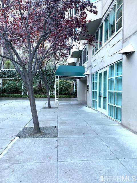 240 Lombard Street - Photo 1