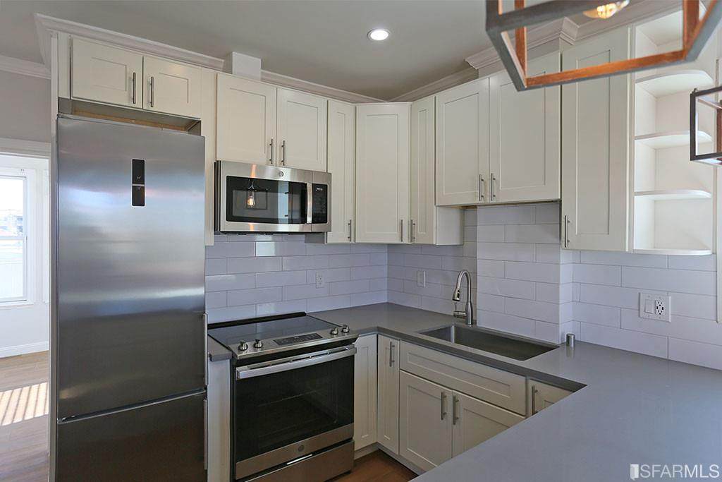 1918 Lakeshore Avenue - Photo 1