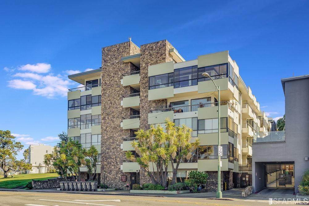 1830 Lakeshore Avenue - Photo 1