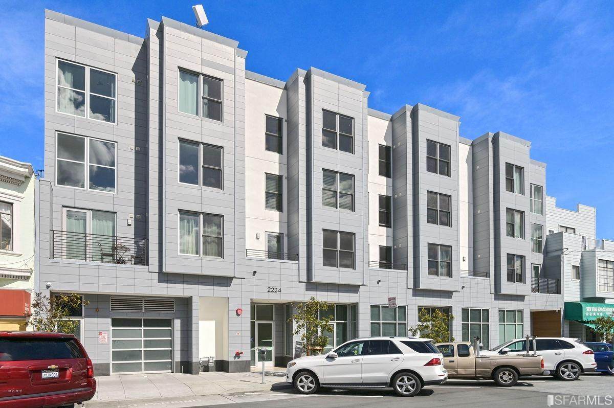 2224 Clement - Photo 1