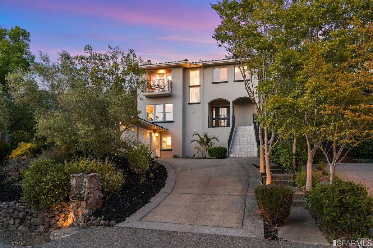 1028 Aquarius Way - Photo 1