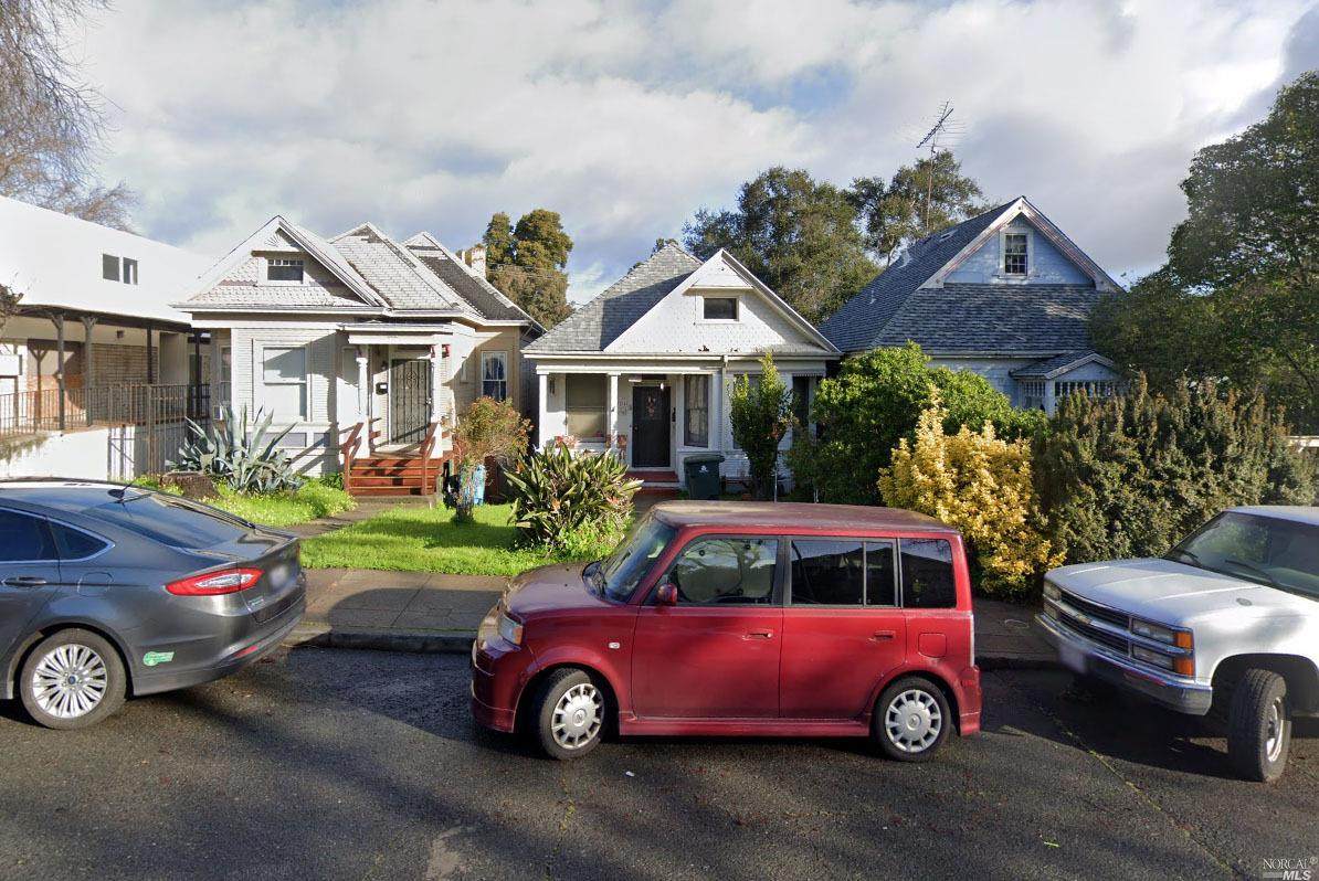 922 Kentucky Street - Photo 1