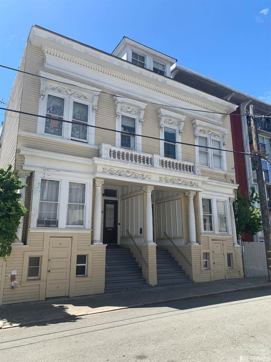437 Austin Street - Photo 1