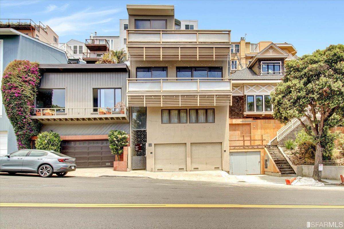 336 Roosevelt Way - Photo 1