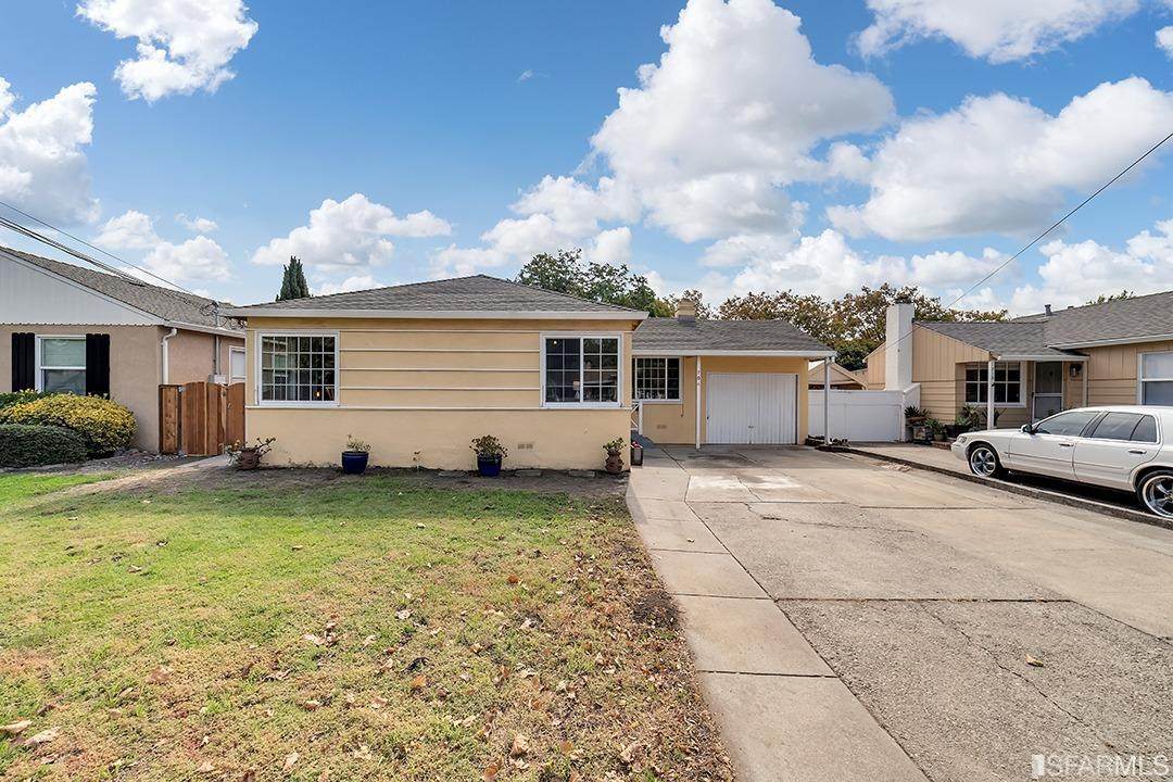 704 Grant Avenue - Photo 1