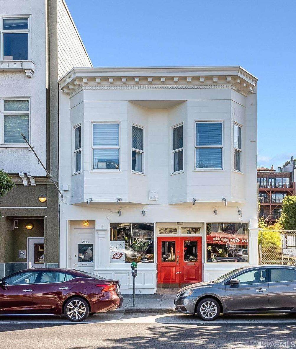 2415 Lombard Street - Photo 1