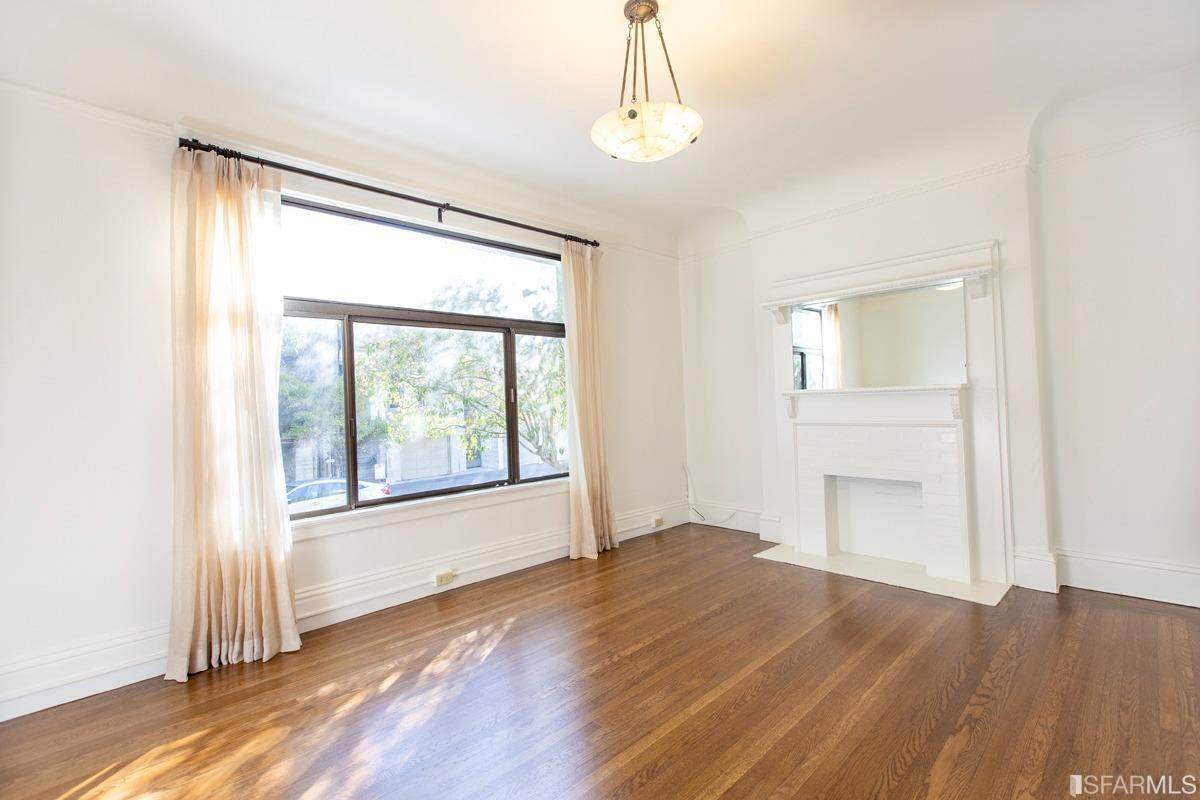 526 Hugo Street - Photo 1