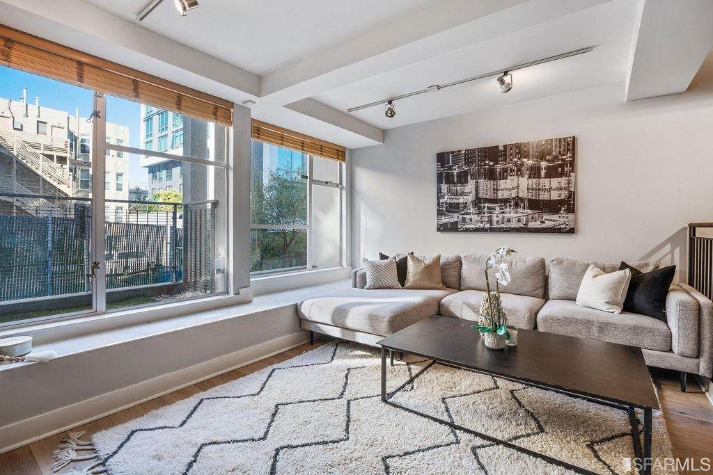 1452 Bush Street - Photo 1