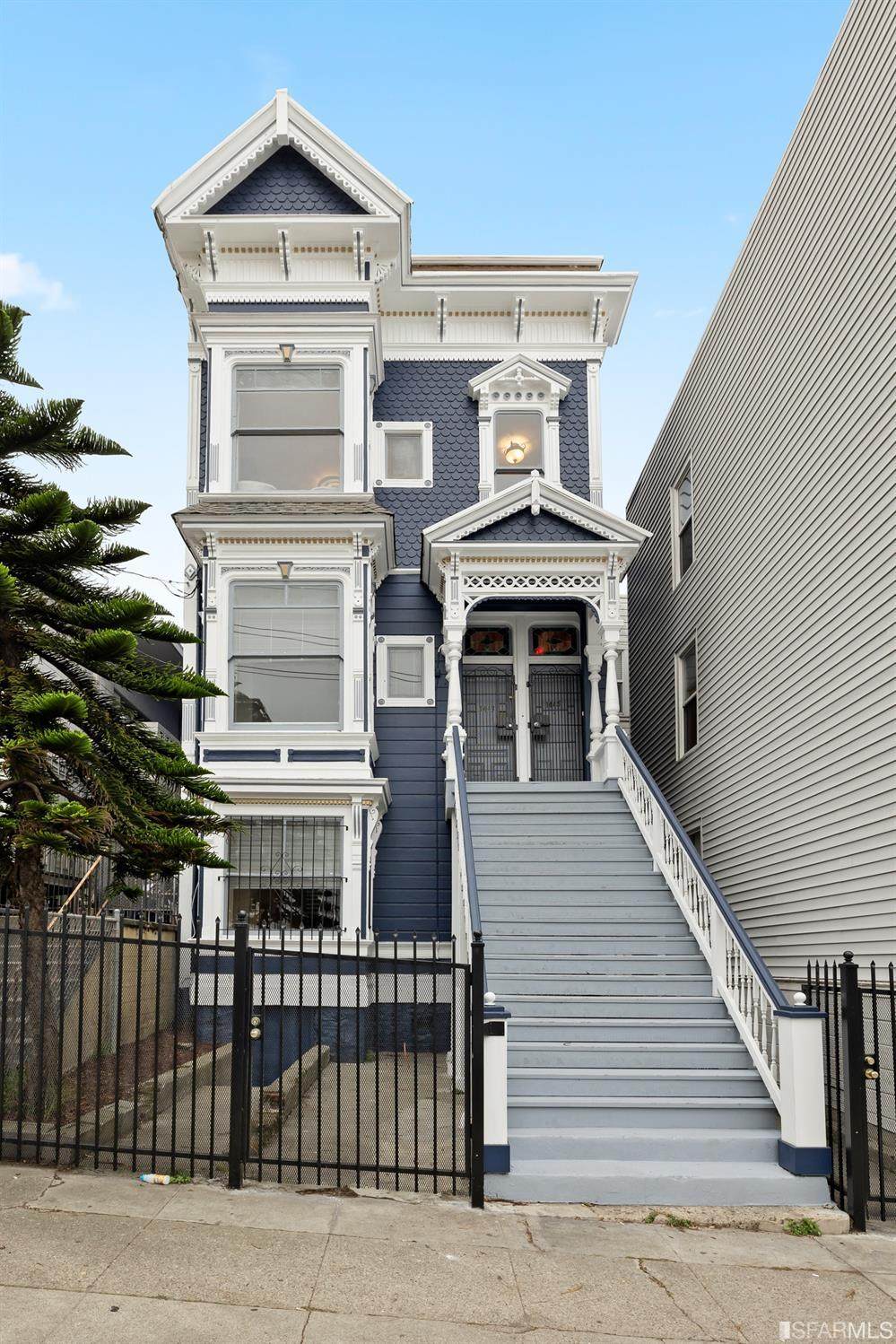 1443 Broderick Street - Photo 1
